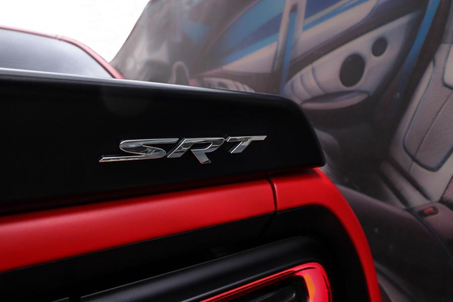 Логотип Dodge Challenger SRT Hellcat by Vilner 2020 года  (фото 14 из 27)